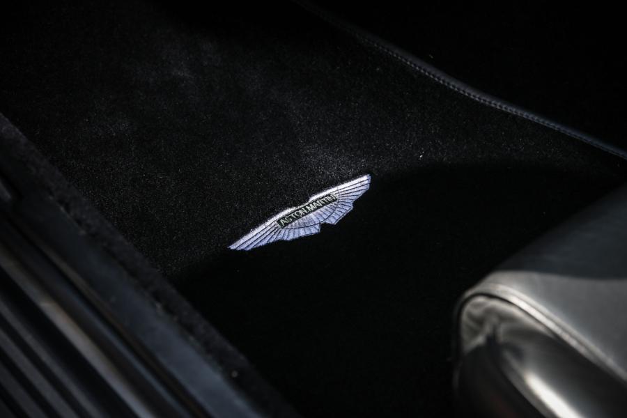 Детали интерьера Aston Martin Virage Volante Diamond Jubilee (60200) 1995 года  (фото 19 из 24)